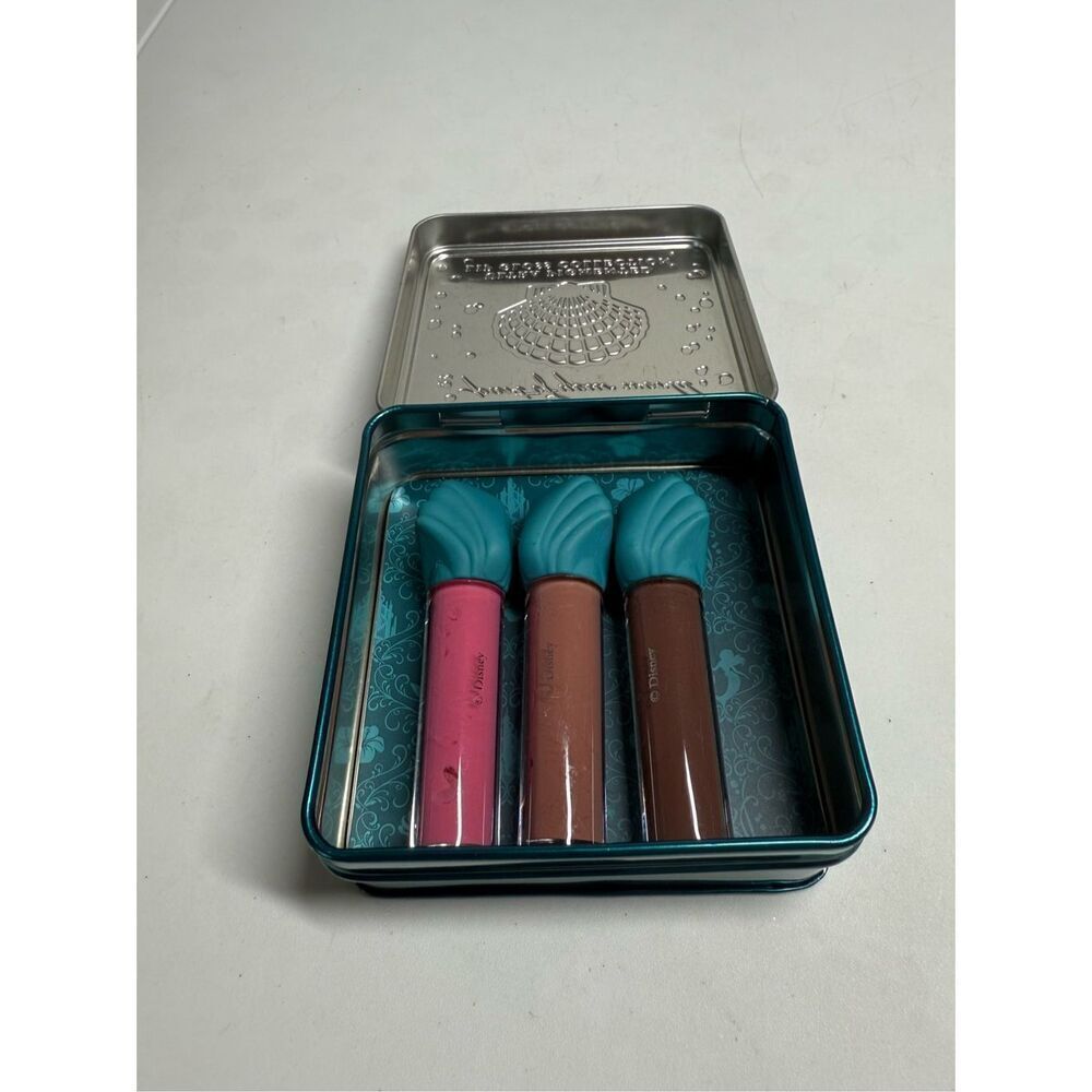 NWOT Disney’s Little Mermaid “Part Of Your World” Lip Gloss Collection in Tin